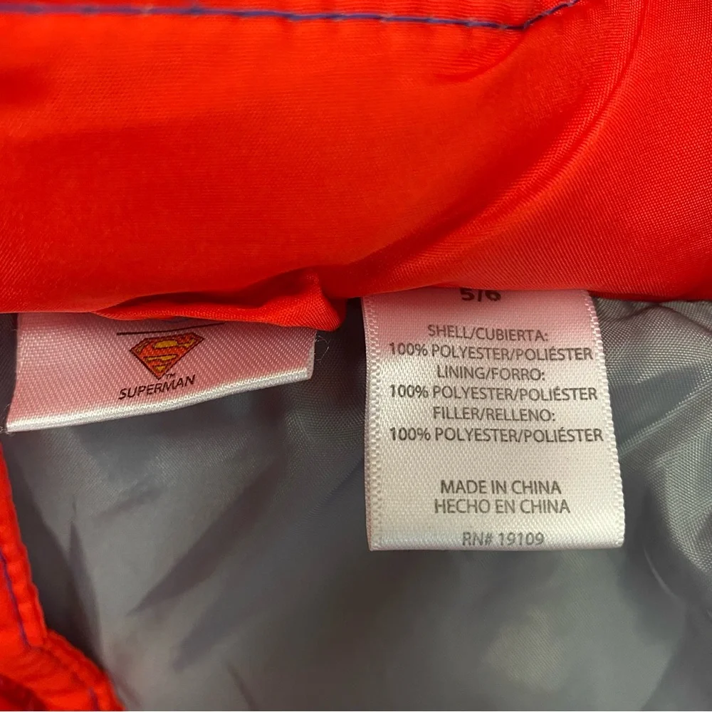 DC Comics Superman Kids Puffer Hooded Jacket - Red and Blue Size 5/6 - Picture 13 of 14